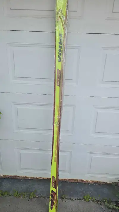 ***VINTAGE*** VOLKL RENNTIGER SKIS, View more