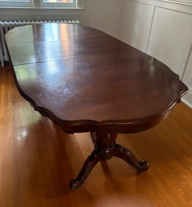 Antique Dining Table in Dining Tables & Sets in City of Toronto - Image 5