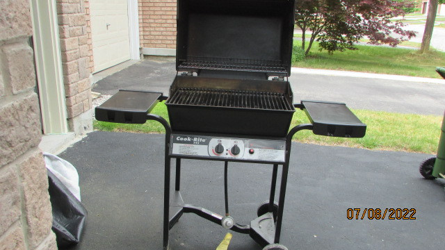 Reduced Price Outdoor Gas BBQ/Grill in BBQs & Outdoor Cooking in City of Toronto - Image 2