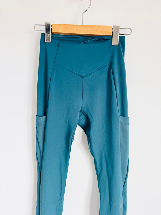 Gymshark leggings, gym pants  dans Femmes - Pantalons et shorts  à Ottawa - Image 2