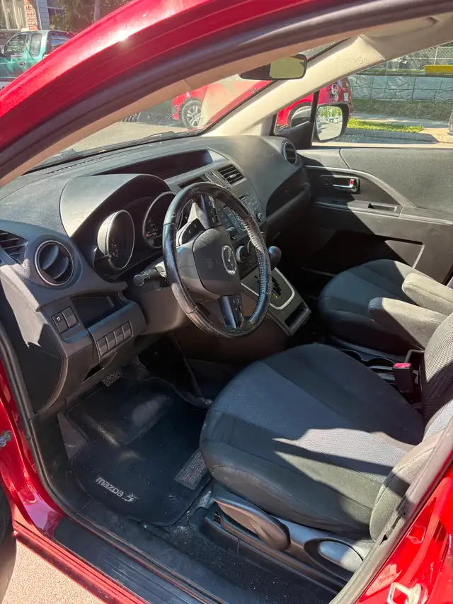 Mazda 5 2015 in Cars & Trucks in City of Montréal - Image 6