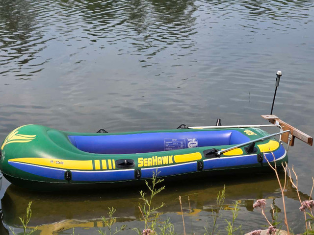 Intex Sea Hawk 500 Inflatable Boat in Powerboats & Motorboats in Belleville