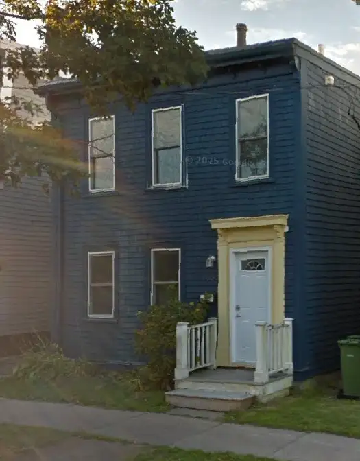 2 bedroom Unit in character house, just off Agricola Steet.63849108797443120