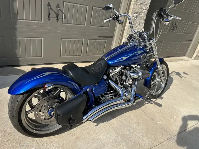 2009 Harley Rocker C  in Street, Cruisers & Choppers in Owen Sound - Image 3