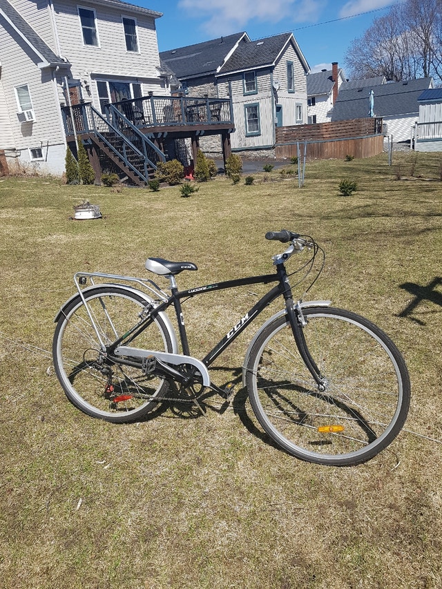 CCM Lucerne Men's Comfort Bike Cruiser, Commuter & Hybrid