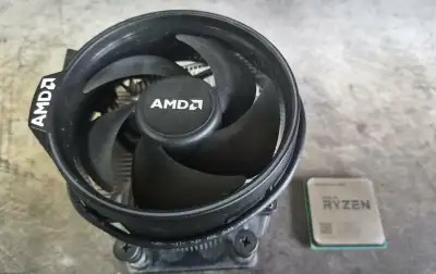 AMD RYZEN 7 2700 8-CORE 16-THREAD CPU + WRAITH SPIRE COOLER $100, View more