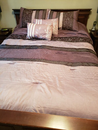 Queen Comforter Set