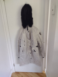 Manteau d'hiver pour femme. Woman's winter coat. Petit/small
