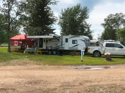 2014 Forest River ‘Salem’ bumper pull trailer Large slide Automatic awning Two door entry