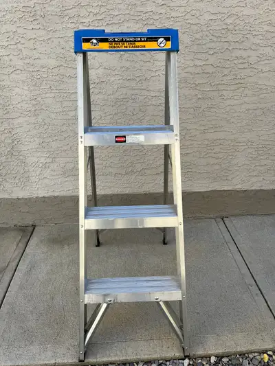LADDER 4' ALUMINUM STEP LADDER, View more
