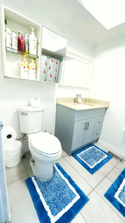 Master bedroom weekly , monthly rental Shared bathroom rent weekly 499$ with everything Daily , week...