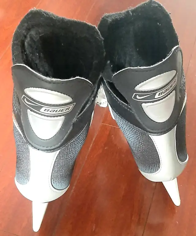 Nike Bauer Supreme Pro Size 6 R in Skates & Blades in Edmonton - Image 5