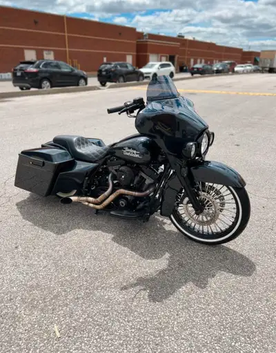 Selling my Harley electric glide ultra classic Needs nothing ready to ride. Bike is in mint shape. L...