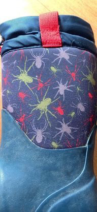 PULL ON RAIN SNOW WINTER BOOT SPIDER DESIGN SIZE 2 in Kids & Youth in Peterborough - Image 2