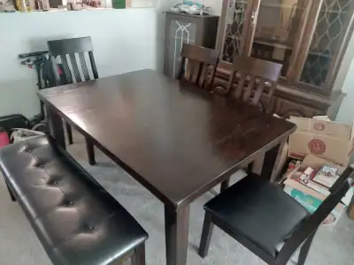 Dining room set. Table with integrated leaf. (Guides need to be lubricated with bar soap they are st...