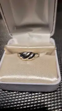 Women's Sterling Silver Ring