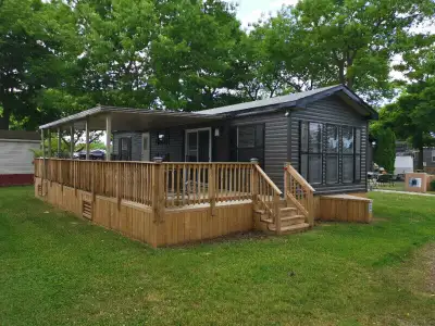 Cottage Rental at Sherkston Shores, on Lake Erie. Quiet road. Fully outfitted with freshly laundered...