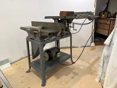 Unique combination table saw and jointer. Heavy duty steel and cast iron. 1.0 hp Delta Milwaukee mot...