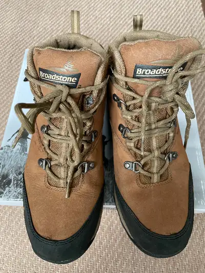 Waterproof Leather Hiking Boots Women’s Size 9 Used few times, View more