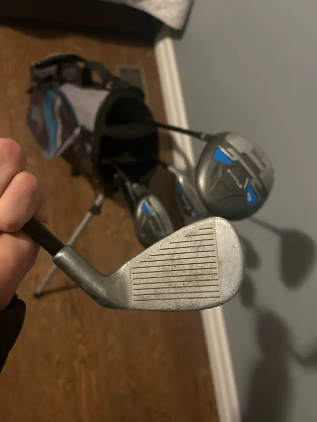 Used children set left handed golf clubs in Golf in Owen Sound - Image 5