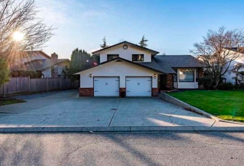 FOR RENT 3 bedroom 3 bathroom full house Long Term Rentals