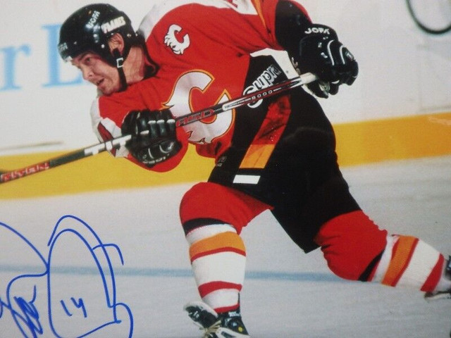 THEO FLEURY Calgary Flames Signed 10 x 8 Photo With COA in Arts & Collectibles in Dartmouth - Image 4