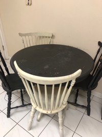 Round table with 4 chairs 