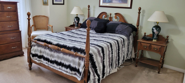 Bedroom set in Dressers & Wardrobes in Oshawa / Durham Region