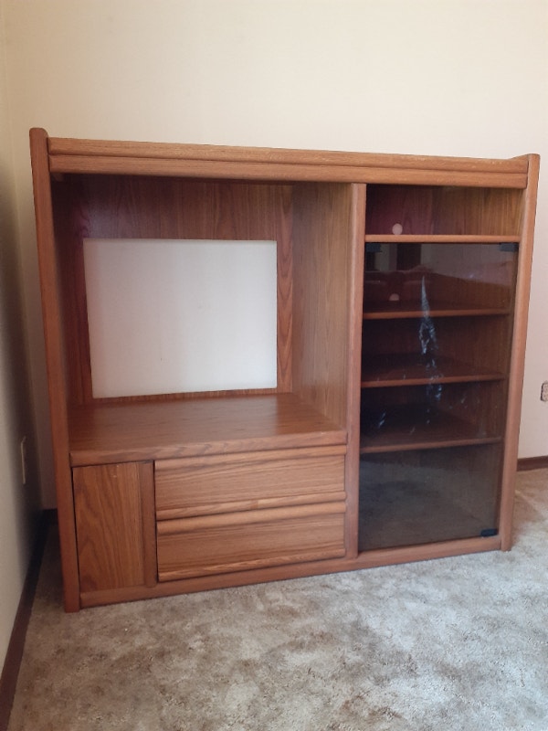 Solid Honey Oak Entertainment TV Tables & Entertainment Units