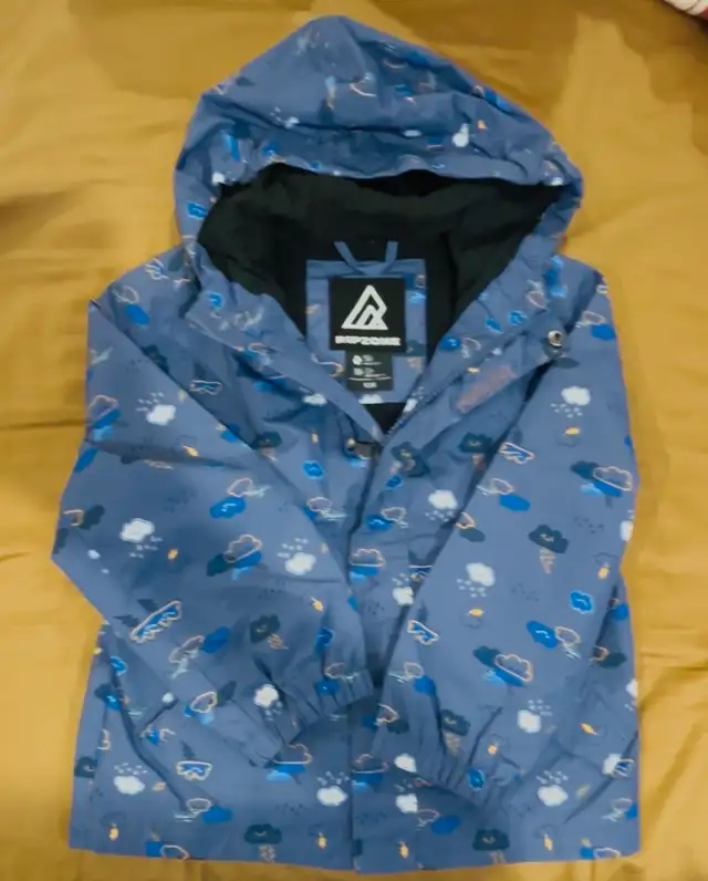 Kids Raincoat in Kids & Youth in Markham / York Region - Image 3