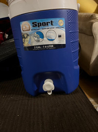 7.6 L sport water cooler