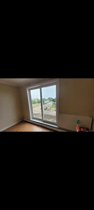 2 bed 1 bath Apartment 1584 Ernest ave