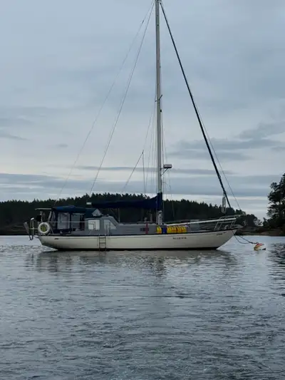 ***PENDING*** $25000 OBO MARSOL 1976 SPENCER 35~ W/ PILOTHOUSE HULL# 43 200W SOLAR PANEL (2024) VICT...
