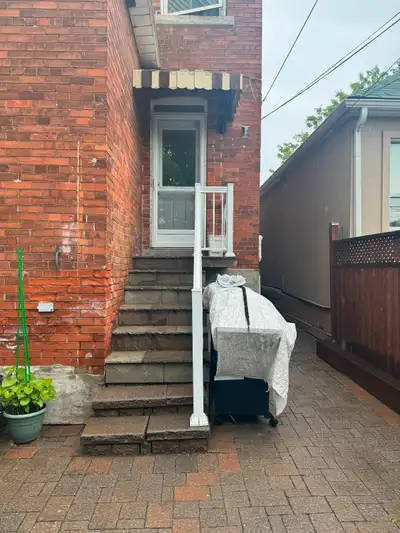 Large 1Bed Apt (Main floor of House): St Clair W - Dufferin
