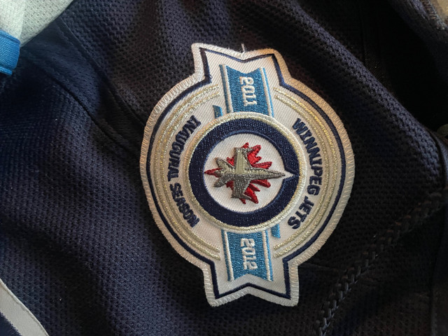 Jets jerseys in Hockey in Winnipeg - Image 3