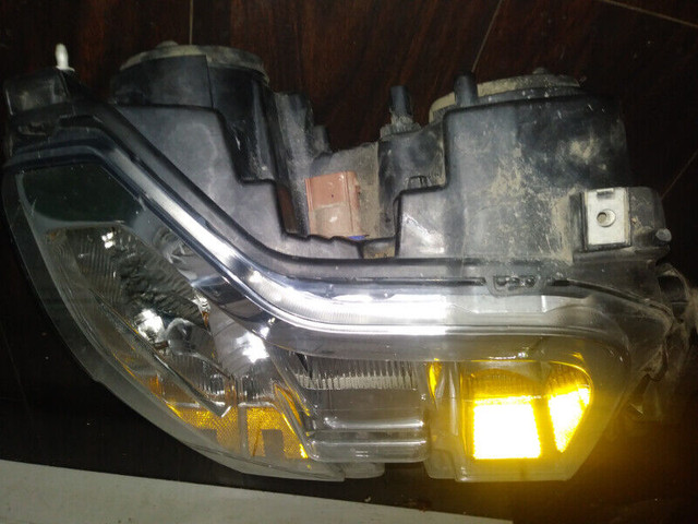 2015 -18 F150 Chrome Grille, Headlights Halogen ,Active Shutter in Auto Body Parts in London - Image 2