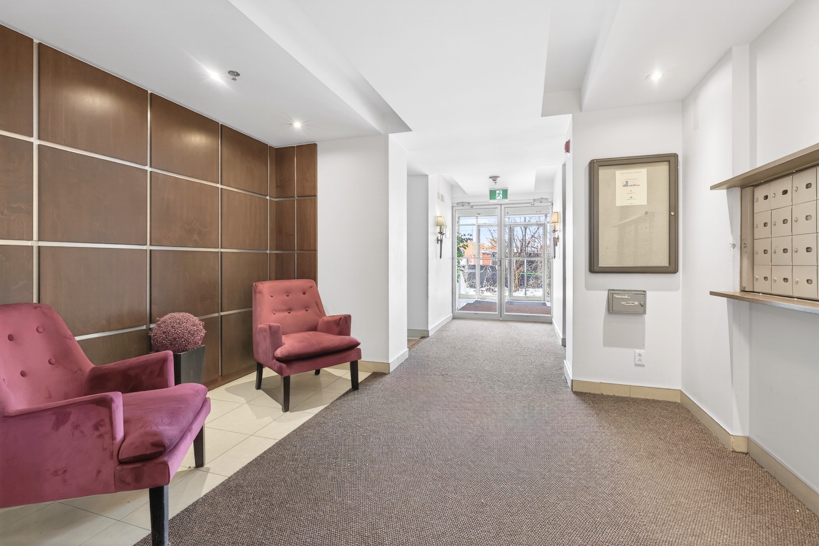 Condo for sale - 2910 Rue Édouard-Montpetit, #303 — photo 2