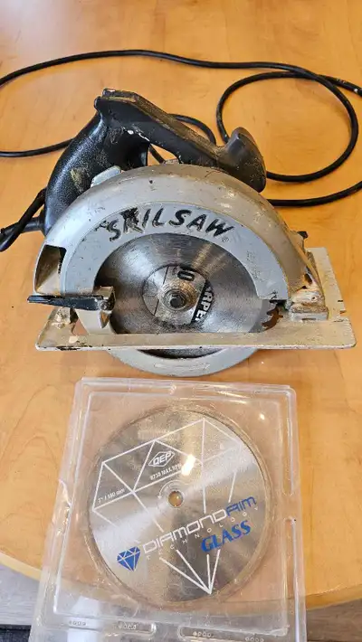 SEE MY OTHER ADS FOR MY OTHER TOOLS GOOD WORKING CONDITION Specifications: - Brand: Skilsaw - Blade...