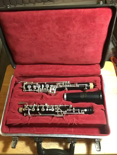 OBOE  / HAUTBOIS  Student model., View more