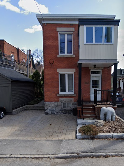 Need convenient parking in Centretown? This is the spot (get it?). Small cars only (Honda Fit, Kia R...