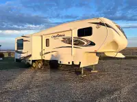 28 ft fifth wheel camper 3 slides 