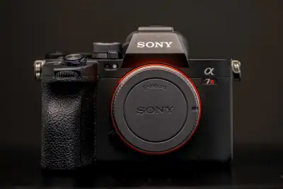 Sony A7R V (61 mpx) - Sous garantie "Or" Gosselin - 93k clics, View more