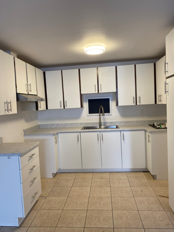 Spacious and bright 3 1/2 Apt for rent in Chomedey, Laval Locations