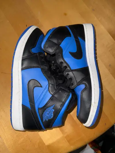 Nike Air Jordan 1 Mid, View more