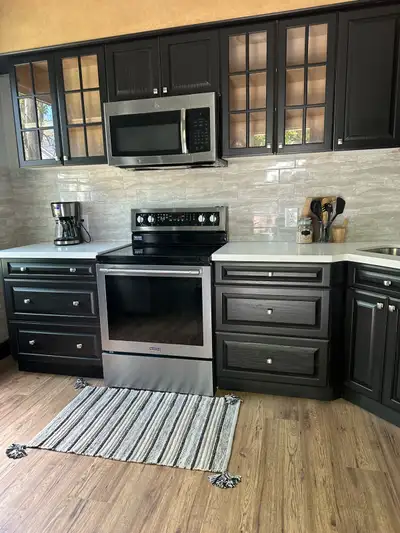 Nestled in a prime location, this all-inclusive one-bedroom apartment offers unparalleled convenienc...