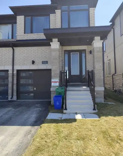 Beautiful 3 Bedroom end unit townhome for Rent