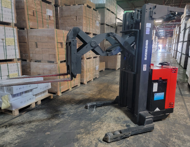 Raymond Double Reach Forklift in Other Business & Industrial in Mississauga / Peel Region - Image 4