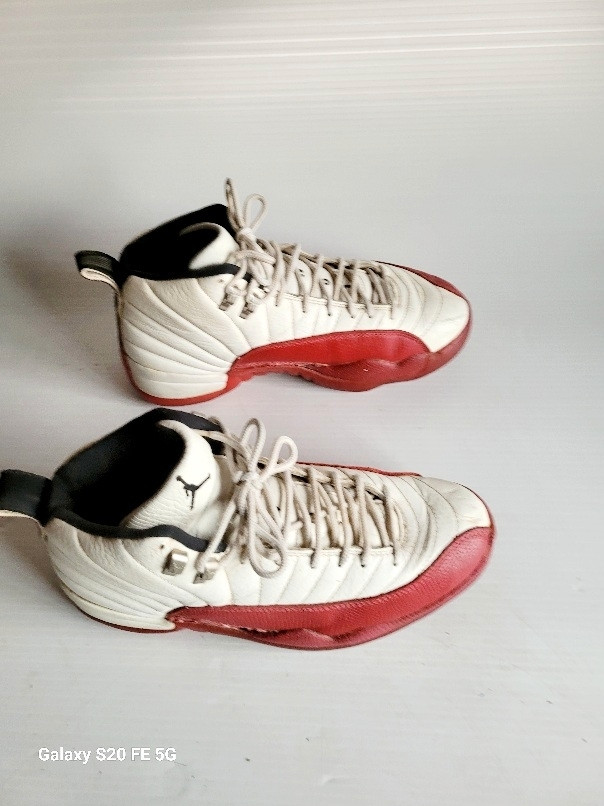 Air Jordan 12 Retro Sneakers Size- 9 US dans Chaussures pour hommes  à Ville de Montréal - Image 2