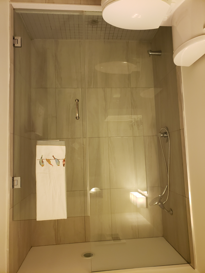 1 bedroom plus den fully furnished luxury condo at the corner of Yonge & Wellesley subway with direc...