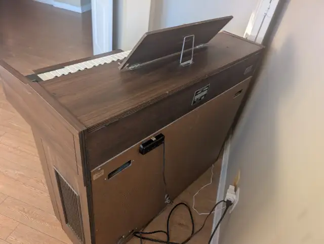 Antique Organ to Donate/Orgue ancien à donner in Pianos & Keyboards in Laval / North Shore - Image 2